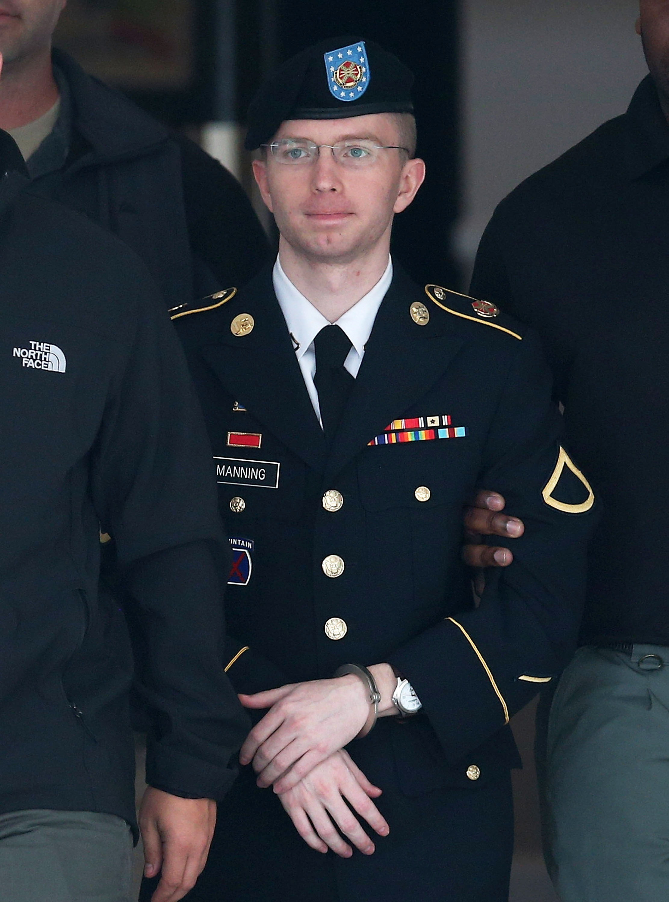 La storia di Chelsea Manning: da militare Usa a candidata per il Senato