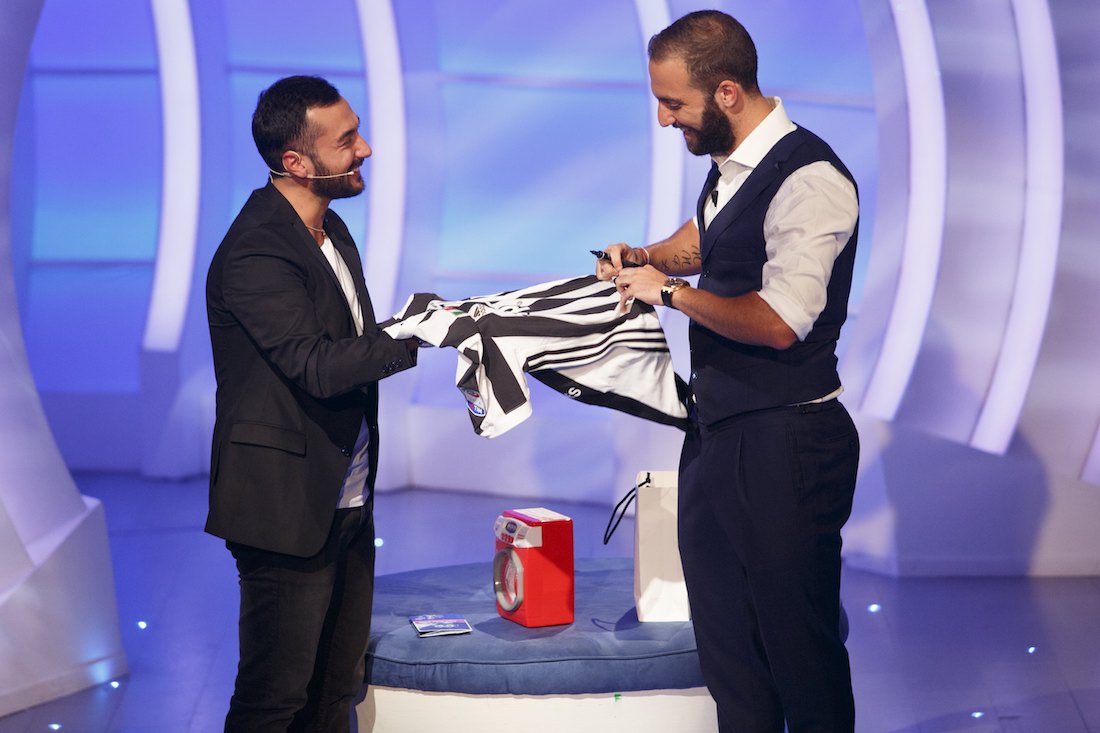 C’è posta per te: si parte con Higuaín e Michelle Hunziker