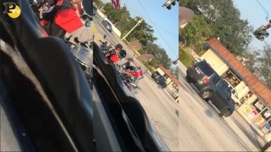 Motociclista suona la batteria al semaforo | video