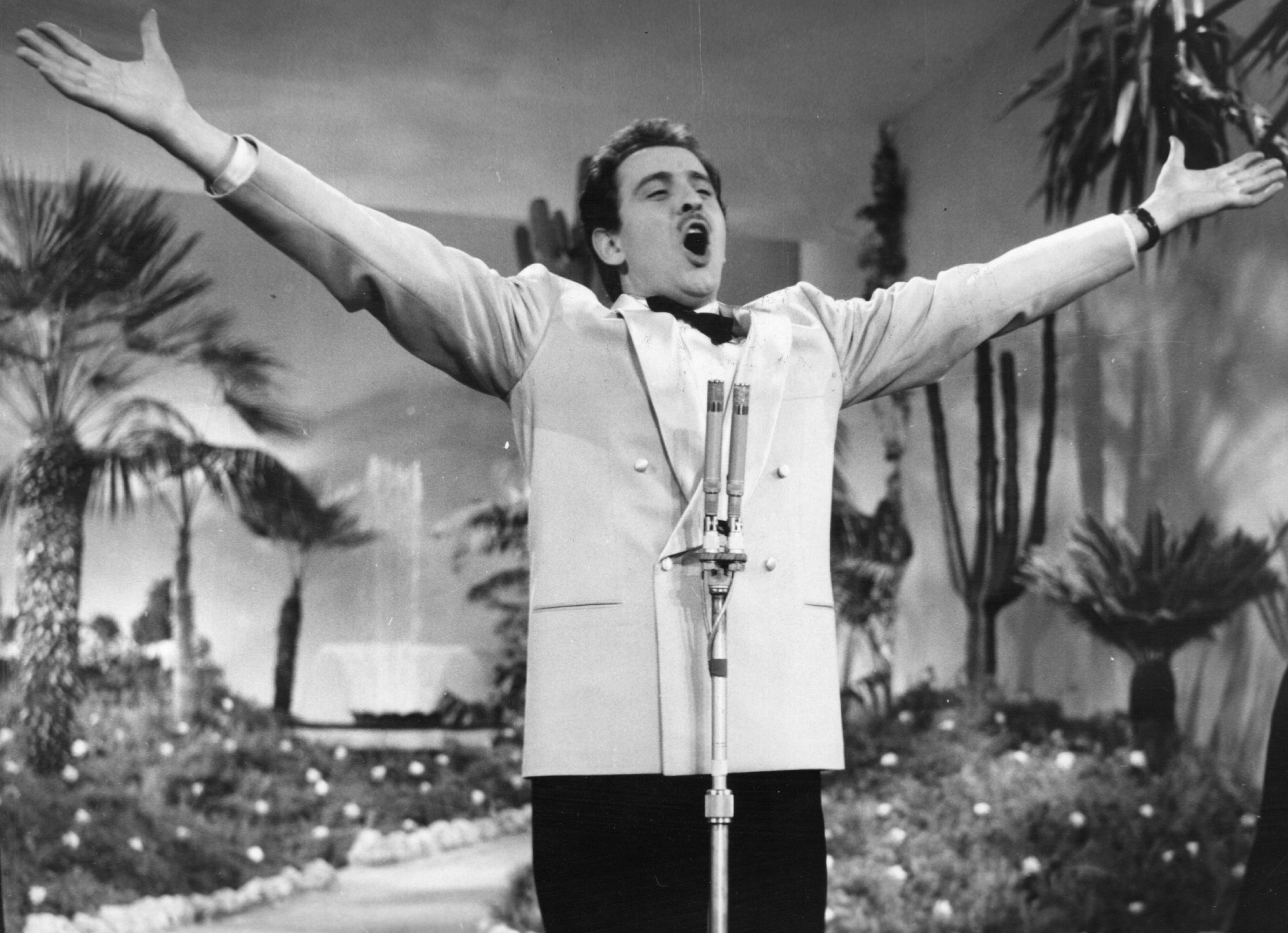 Domenico Modugno avrebbe 90 anni: le 10 canzoni immortali