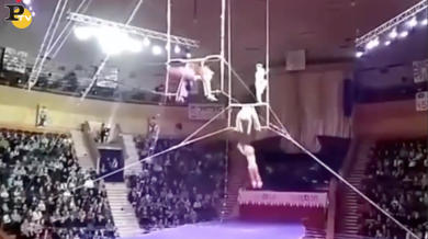 Incidente al Circo: acrobata cade da 20 metri | video