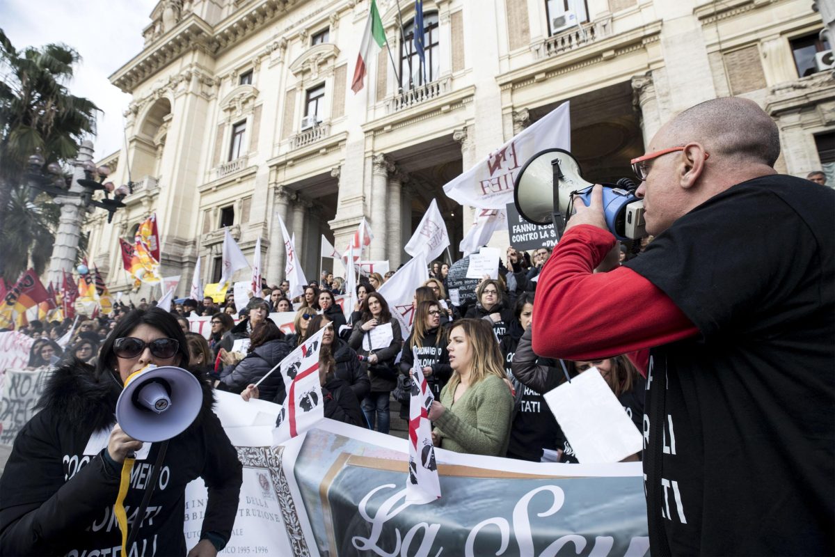 Galleria foto 'Sciopero generale della scuola: i motivi e le conseguenze' - foto 13