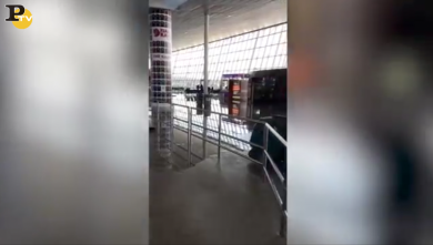 New York: evacuato per allagamento l’aeroporto Jfk | video