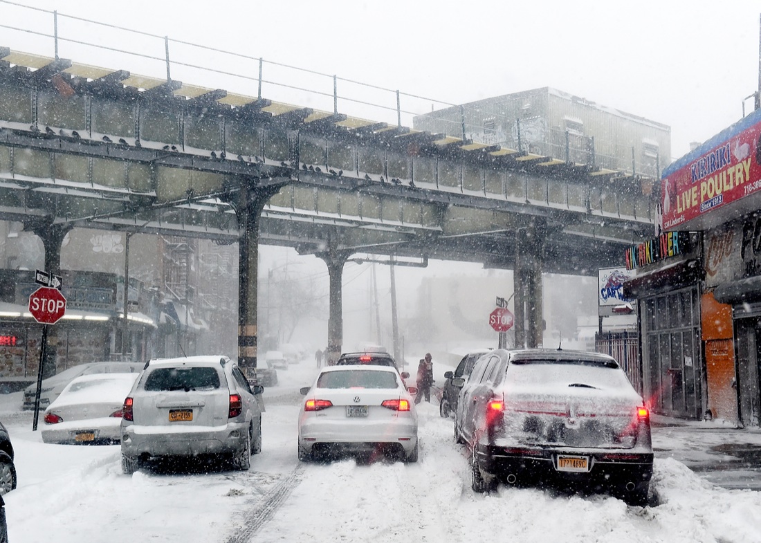 New York: la tormenta di neve che blocca la città – FOTO New York: la tormenta di neve che blocca la città – FOTO