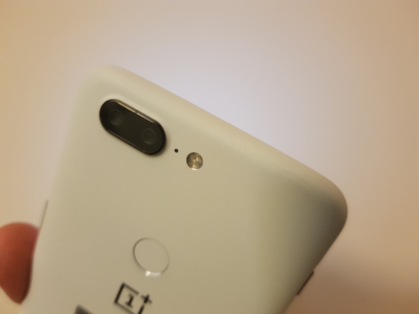 OnePlus 5T Star Wars arriva in Italia ma si chiama Sandstone White OnePlus 5T Star Wars arriva in Italia ma si chiama Sandstone White