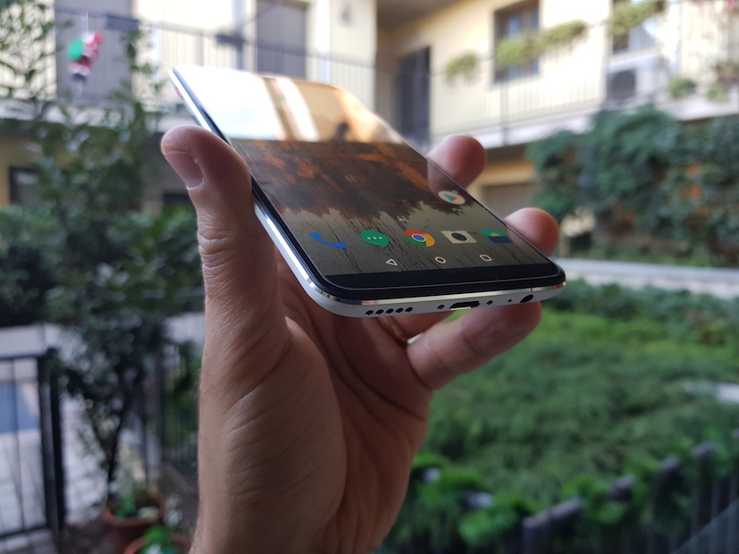 OnePlus 5T Star Wars arriva in Italia ma si chiama Sandstone White OnePlus 5T Star Wars arriva in Italia ma si chiama Sandstone White