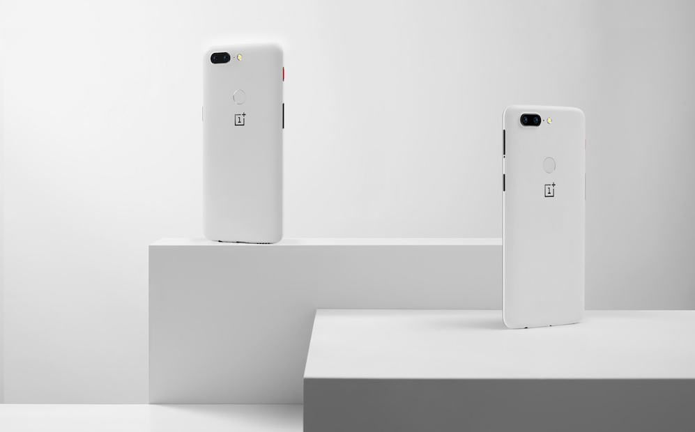 OnePlus 5T Star Wars arriva in Italia ma si chiama Sandstone White OnePlus 5T Star Wars arriva in Italia ma si chiama Sandstone White