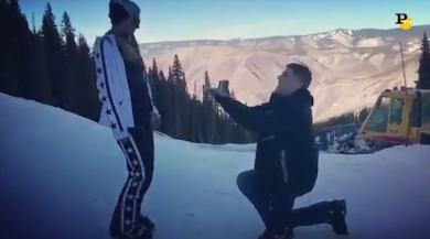 Paris Hilton si sposa: Chris Zylka le dà l’anello da 20 carati