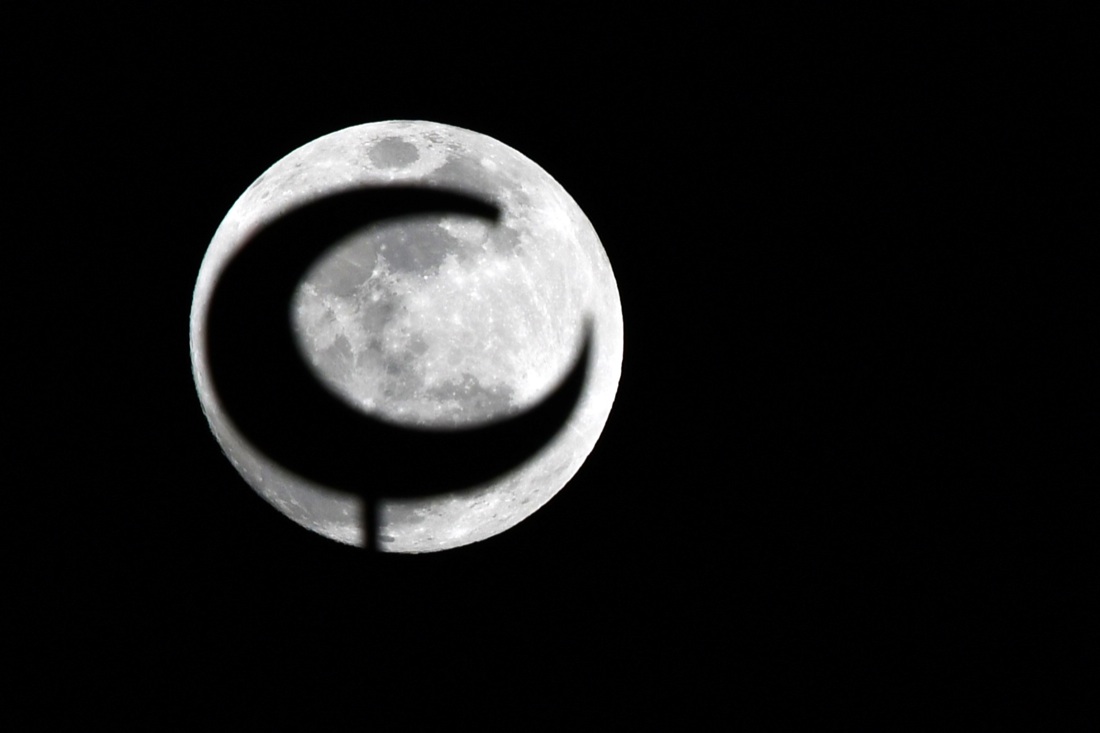 La Superluna che dà il benvenuto al 2018 – FOTO