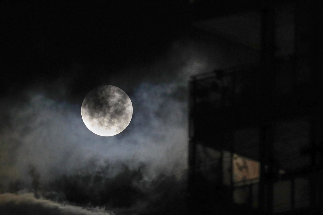 La Superluna che dà il benvenuto al 2018 – FOTO