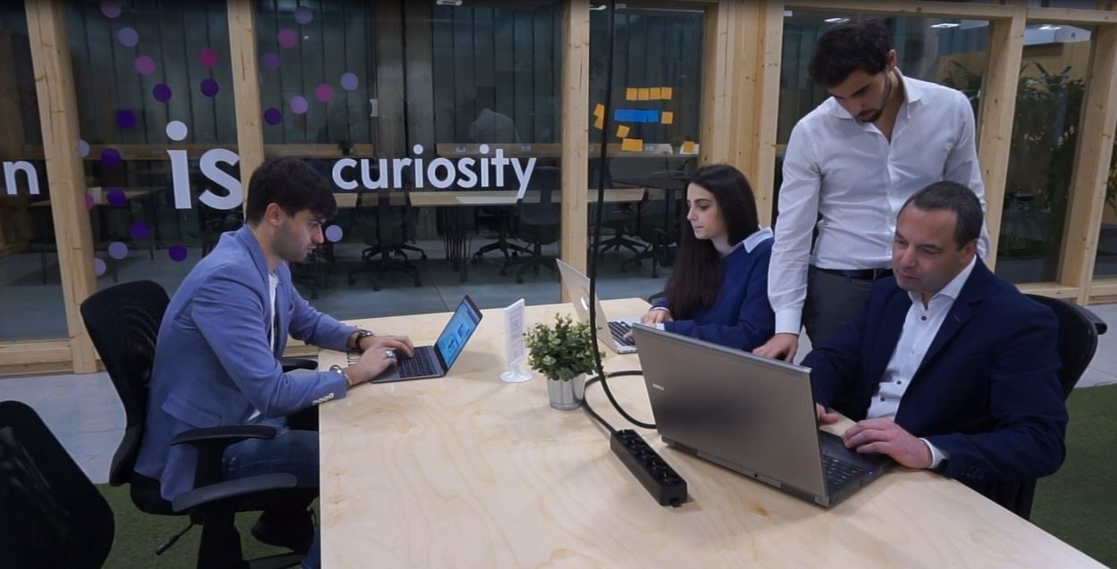 Worldz: how to receive a personalized discount through Facebook