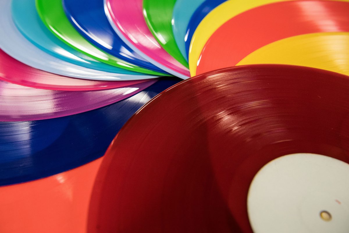 Il nuovo boom del vinile: la clamorosa rivincita del “vecchio” 33 giri