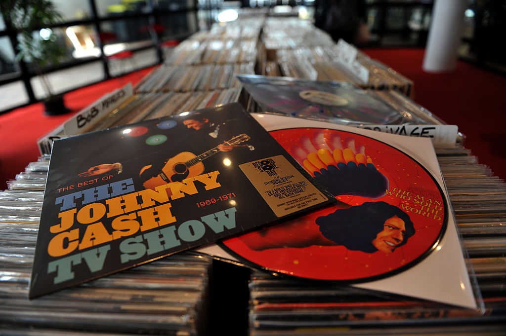 Il nuovo boom del vinile: la clamorosa rivincita del “vecchio” 33 giri