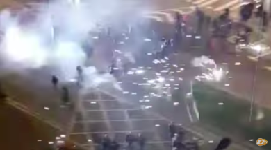 Bilbao, poliziotto muore durante gli scontri con i tifosi dello Spartak Mosca | video