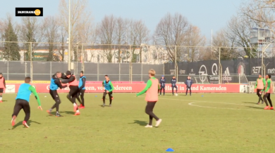 Feyenoord, rissa in allenamento tra compagni di squadra | video