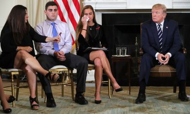 Strage in Florida: Trump e la proposta di armi agli insegnanti