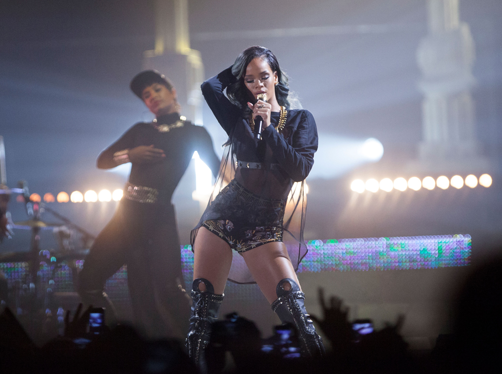 Rihanna compie 30 anni: identikit di una star tra luci e ombre Rihanna compie 30 anni: identikit di una star tra luci e ombre