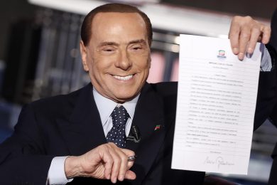 Il nuovo “patto con gli italiani” di Berlusconi: al centro il lavoro