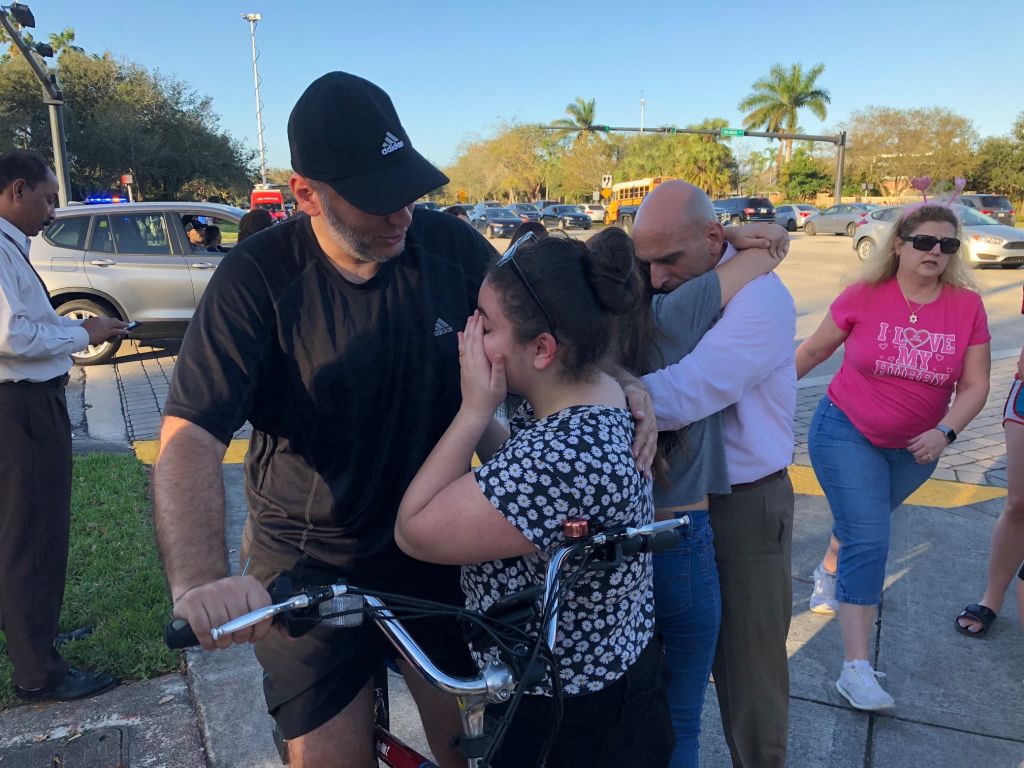 Sparatoria in Florida: morti e feriti nel liceo di Parkland Sparatoria in Florida: morti e feriti nel liceo di Parkland