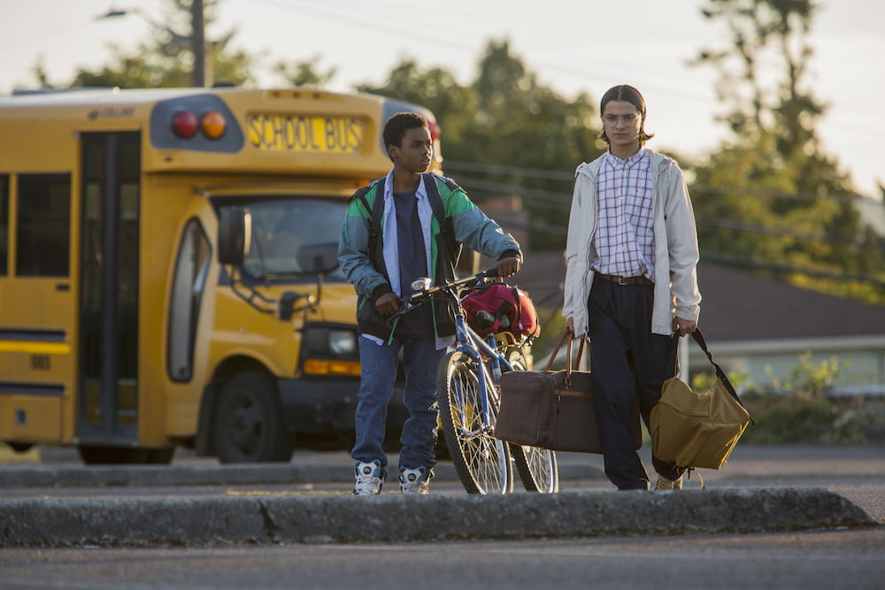 Everything Sucks! Foto e trailer della serie tv sugli anni 90