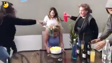 Festa di compleanno con scherzo e sorpresa | video