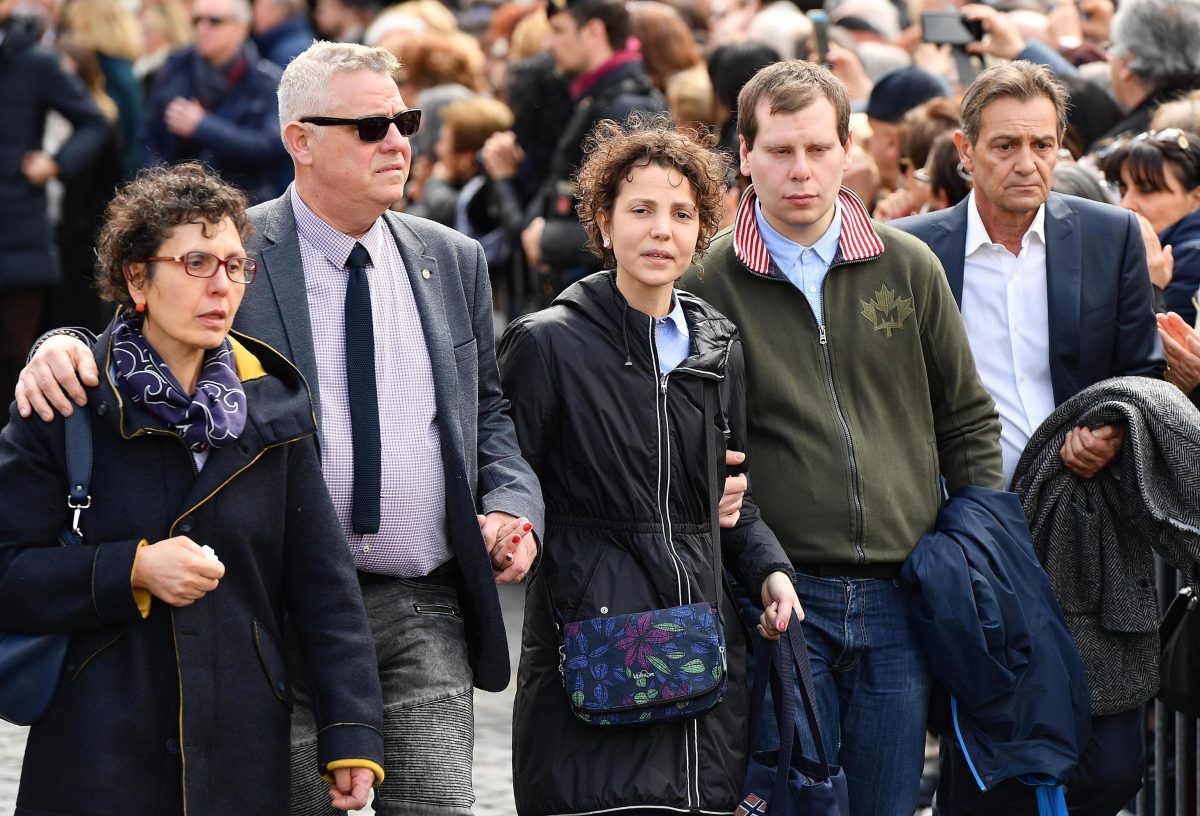 Galleria foto 'In migliaia a Roma per i funerali di Fabrizio Frizzi' - foto 32