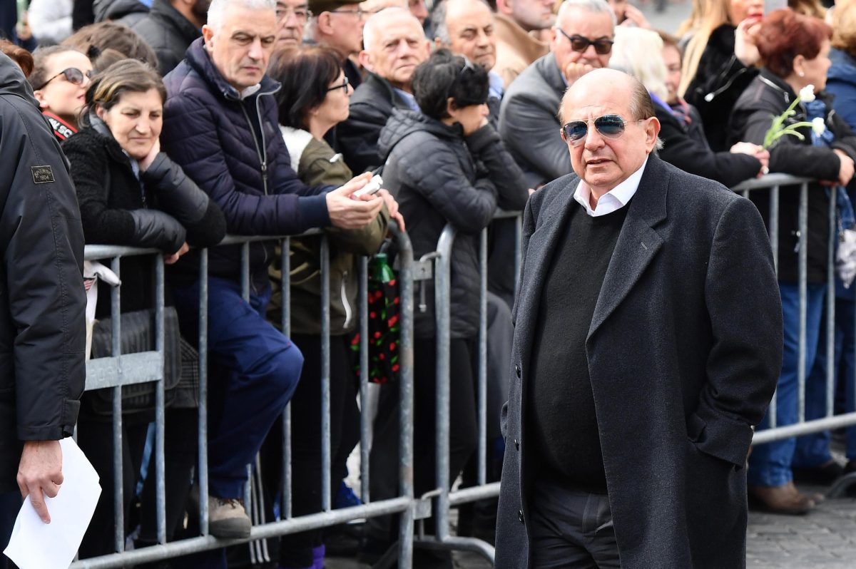 Galleria foto 'In migliaia a Roma per i funerali di Fabrizio Frizzi' - foto 22