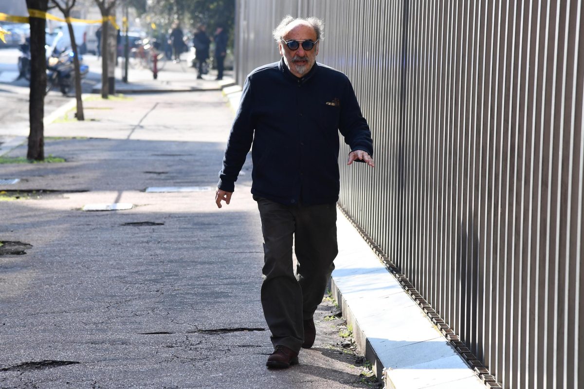 Galleria foto 'In migliaia a Roma per i funerali di Fabrizio Frizzi' - foto 15