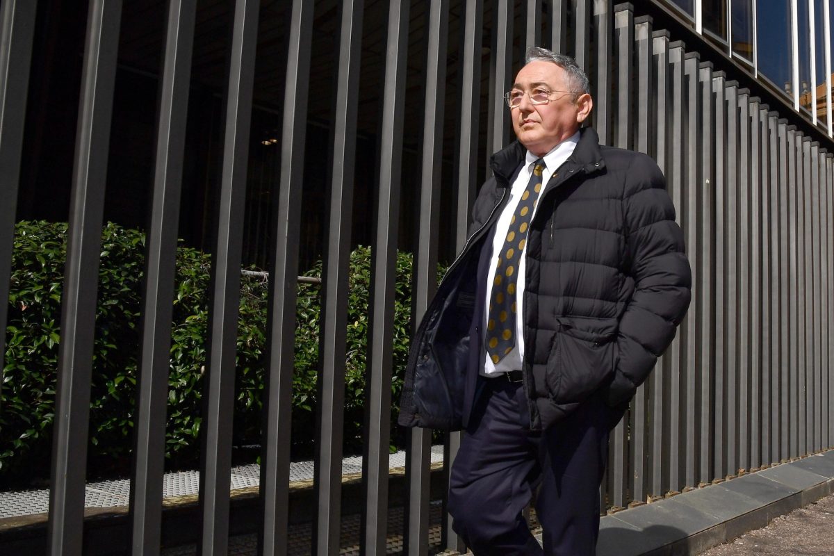 Galleria foto 'In migliaia a Roma per i funerali di Fabrizio Frizzi' - foto 12