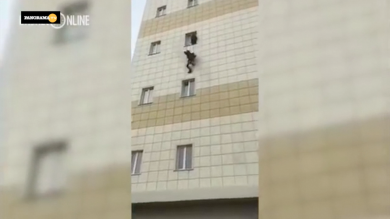 Incendio in centro commerciale a Kemerovo, Russia. La gente si butta dalle finestre | video