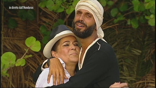 Isola dei Famosi 2018: l’arrivo della Marini e le lacrime di Jonathan Isola dei Famosi 2018: l’arrivo della Marini e le lacrime di Jonathan