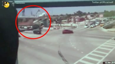 Miami: il video del crollo del ponte pedonale