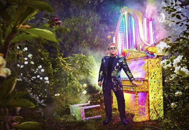 Elton John: in “Revamp” l’omaggio delle superstar della musica