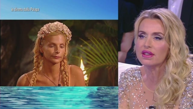 Isola dei Famosi 2018: Alessia Marcuzzi sbotta contro la Henger