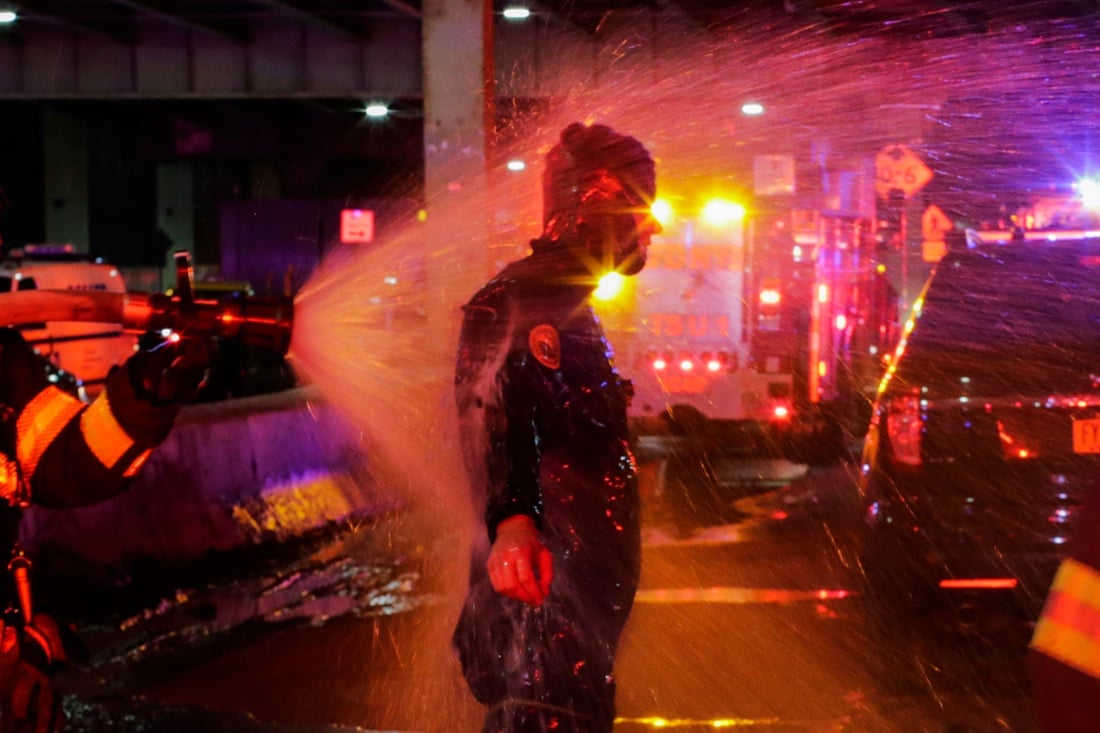 New York, le foto dell’elicottero precipitato nell’East River New York, le foto dell’elicottero precipitato nell’East River