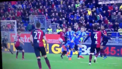 Immobile gol di tacco con il Cagliari con la mossa dello scorpione | video