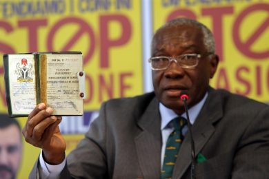 Toni Iwobi, il senatore leghista nero di cui parla mondo