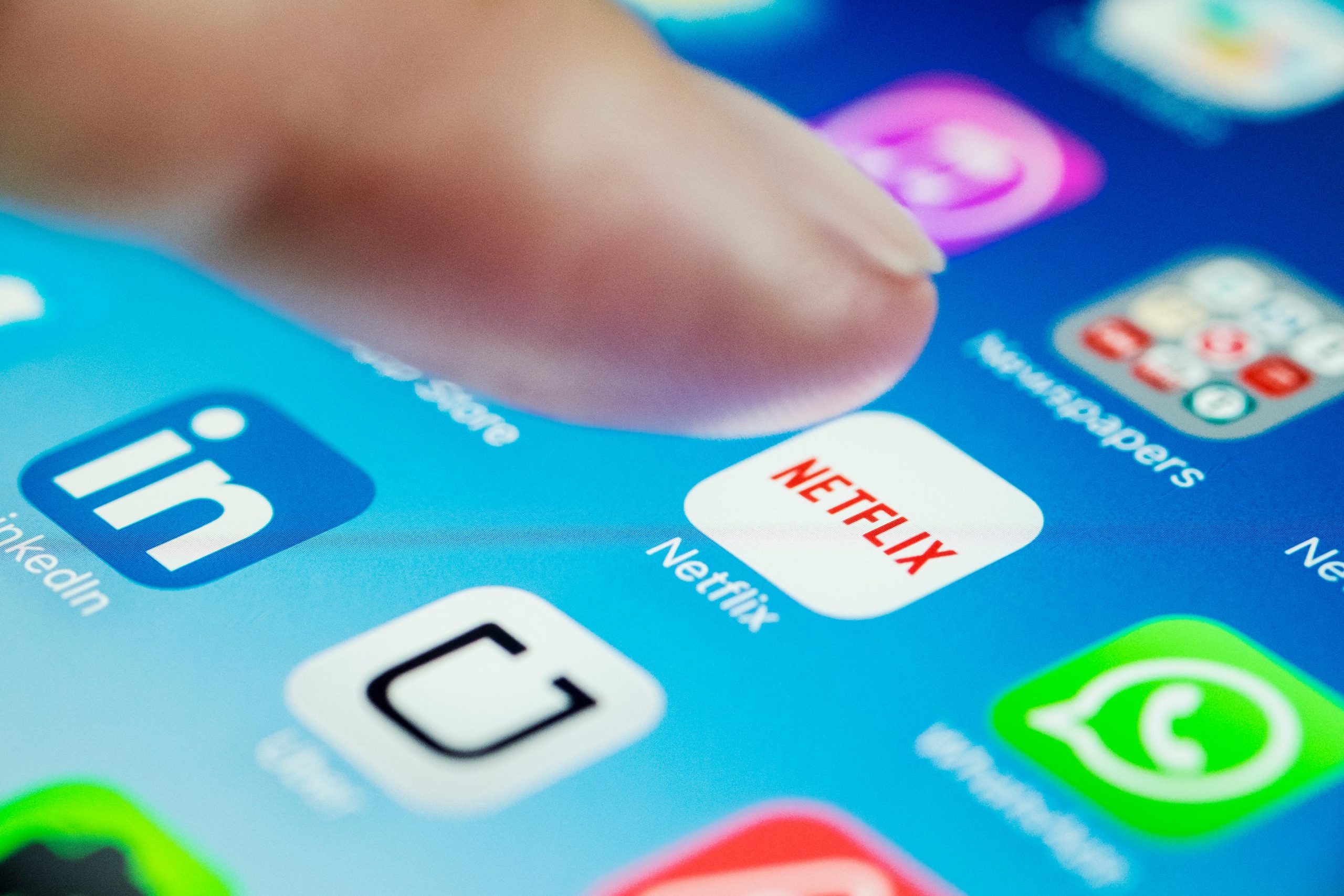 Perché Netflix sta cambiando le impostazioni del filtro famiglia