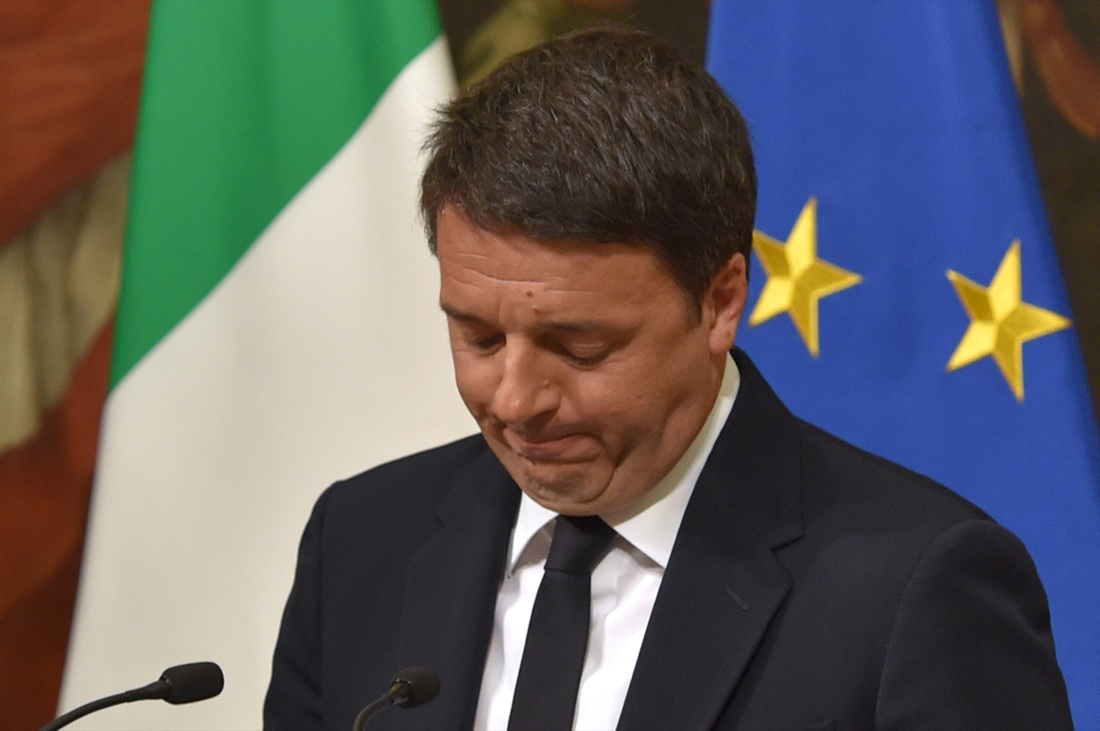 Renzi: le facce della sconfitta – Foto