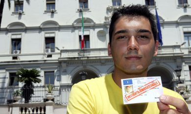 Catania: la rivincita di Danilo, a cui sospesero la patente perché gay