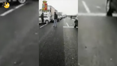Autostrada A1 Milano-Bologna chiuse al traffico per ghiaccio e neve | video
