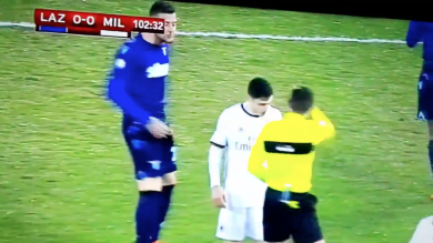 Milinkovic Savic sputo a Suso in Lazio-Milan. Prova Tv? | video