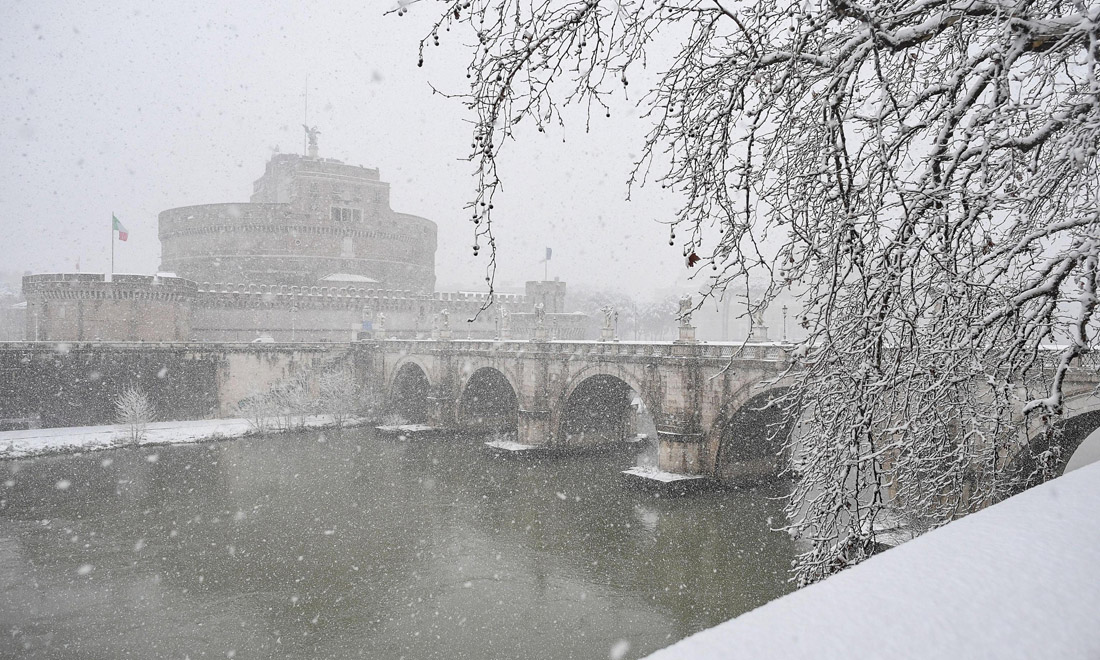 Maltempo: Milano, Genova, Roma e mezza Italia sotto la neve – Foto