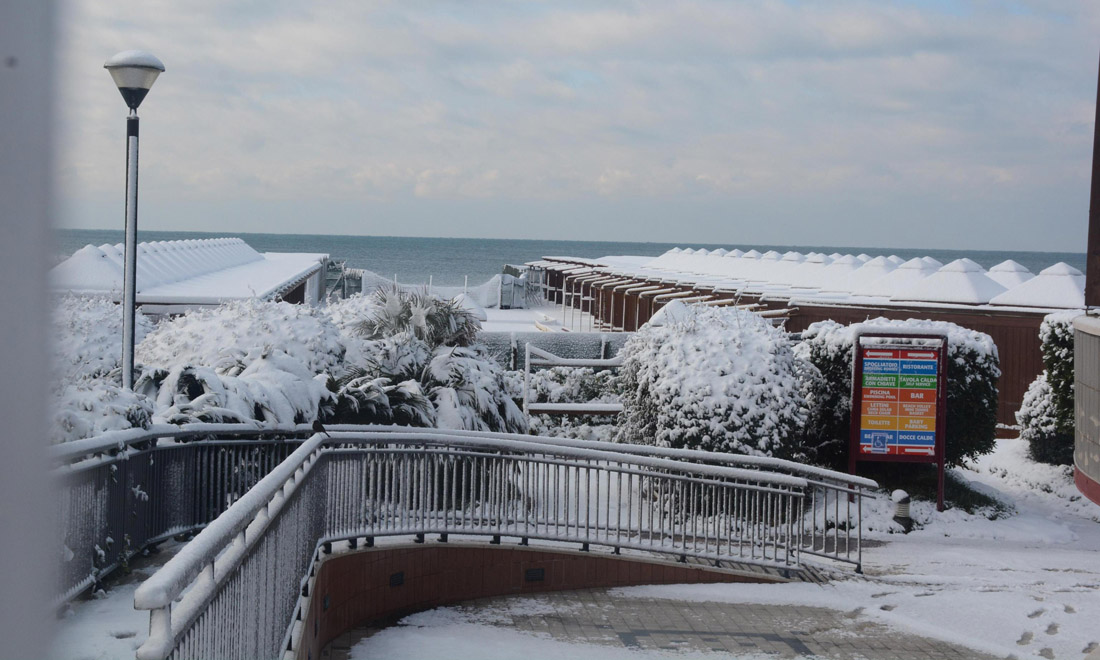 Maltempo: Milano, Genova, Roma e mezza Italia sotto la neve – Foto