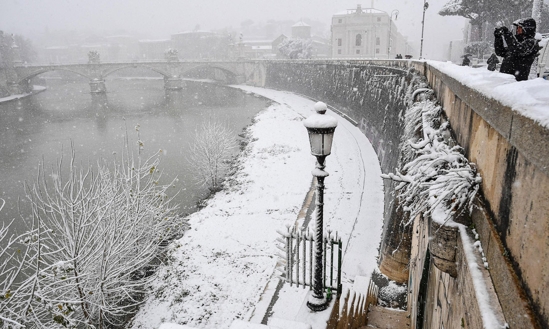 Maltempo: Milano, Genova, Roma e mezza Italia sotto la neve – Foto