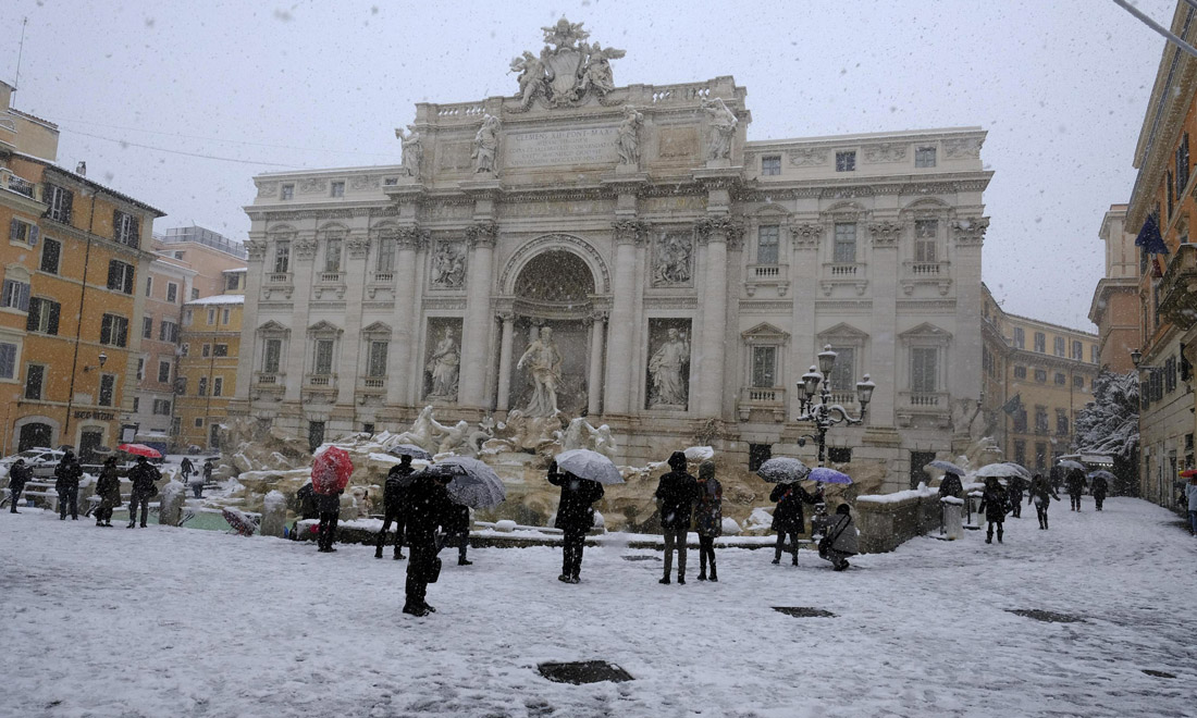 Maltempo: Milano, Genova, Roma e mezza Italia sotto la neve – Foto