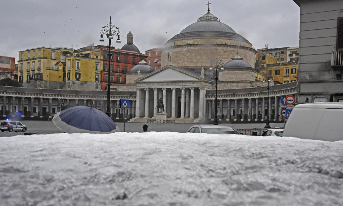 Maltempo: Milano, Genova, Roma e mezza Italia sotto la neve – Foto