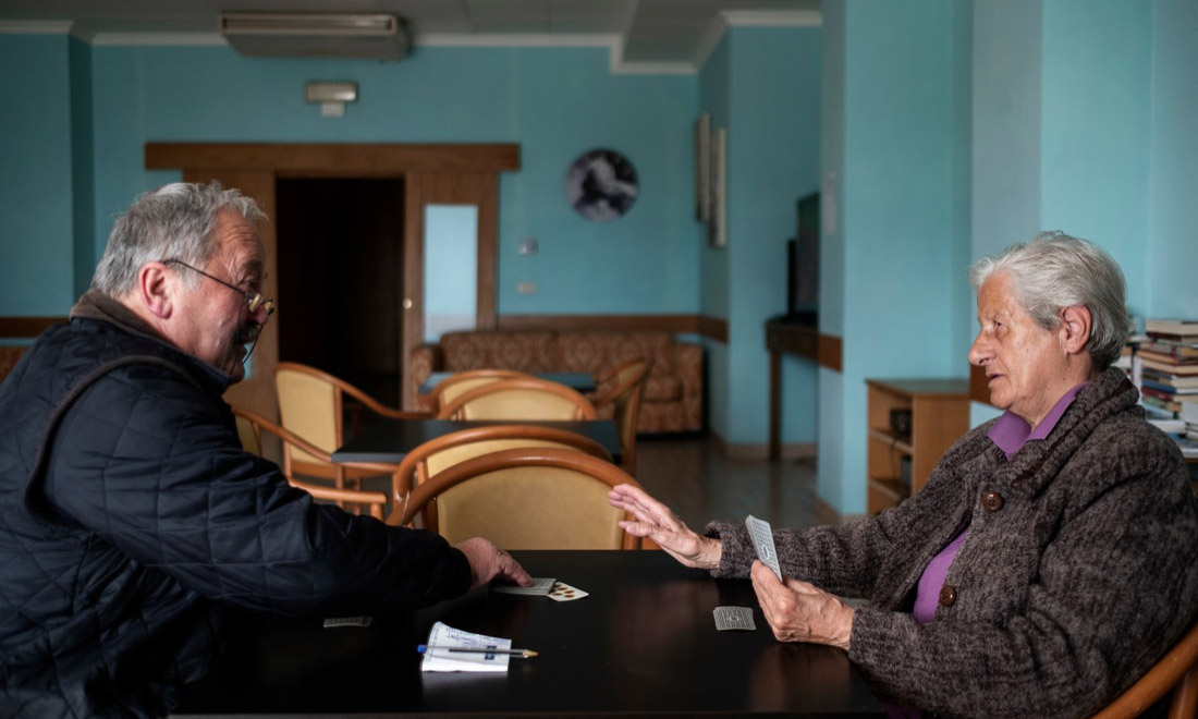 Dentro l’Hotel Charly di Lido di Fermo, dove vivono i terremotati di Visso