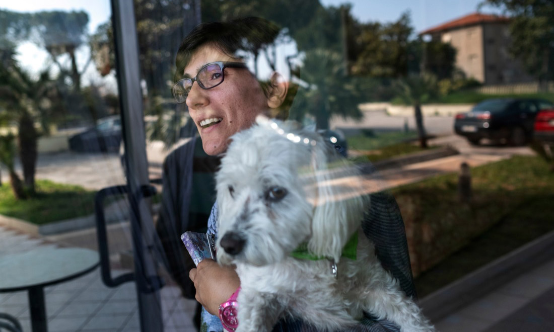Dentro l’Hotel Charly di Lido di Fermo, dove vivono i terremotati di Visso