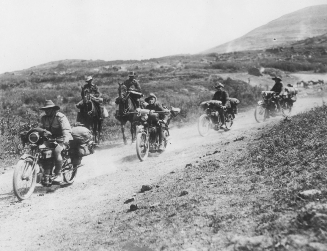 Motociclette nella Grande Guerra – la storia fotografica Motociclette nella Grande Guerra – la storia fotografica